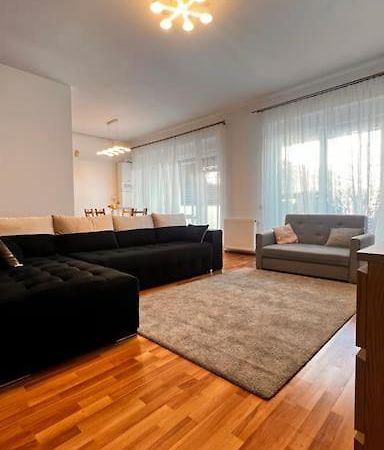 Otopeni Airport Apartment With Private Garden Zewnętrze zdjęcie