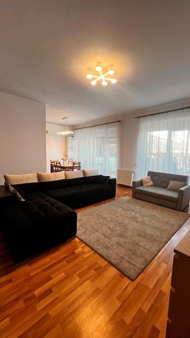 Otopeni Airport Apartment With Private Garden Zewnętrze zdjęcie