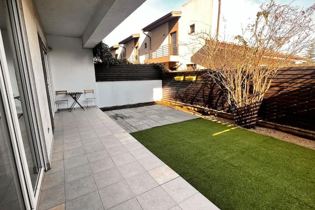 Otopeni Airport Apartment With Private Garden Zewnętrze zdjęcie