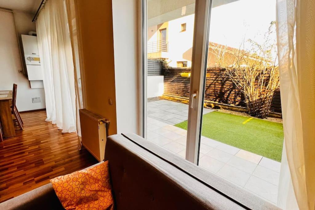 Otopeni Airport Apartment With Private Garden Zewnętrze zdjęcie